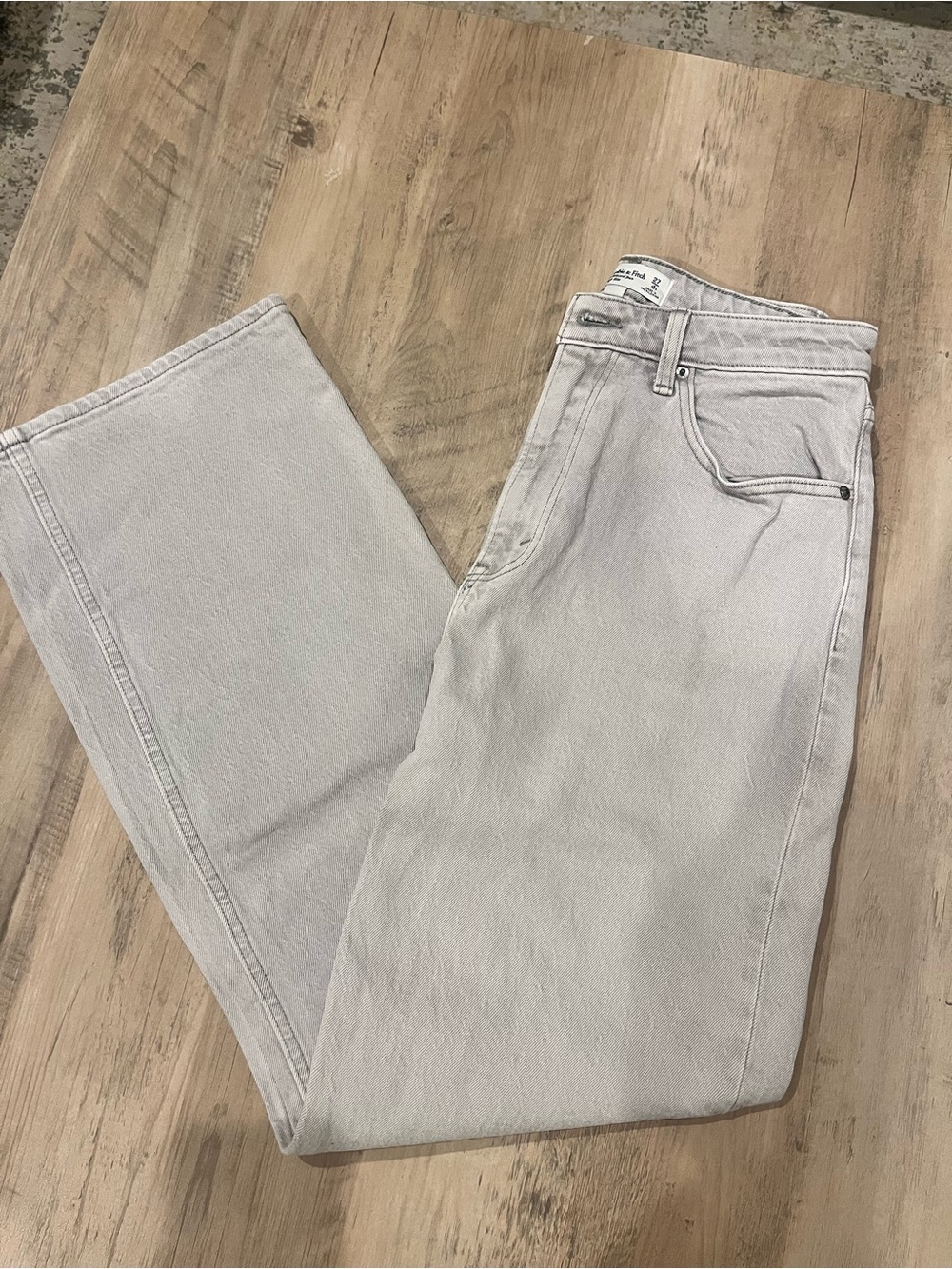 Abercrombie & Fitch Curve Love light gray 90s relaxed Jean high-rise size 4 - Picture 3 of 7
